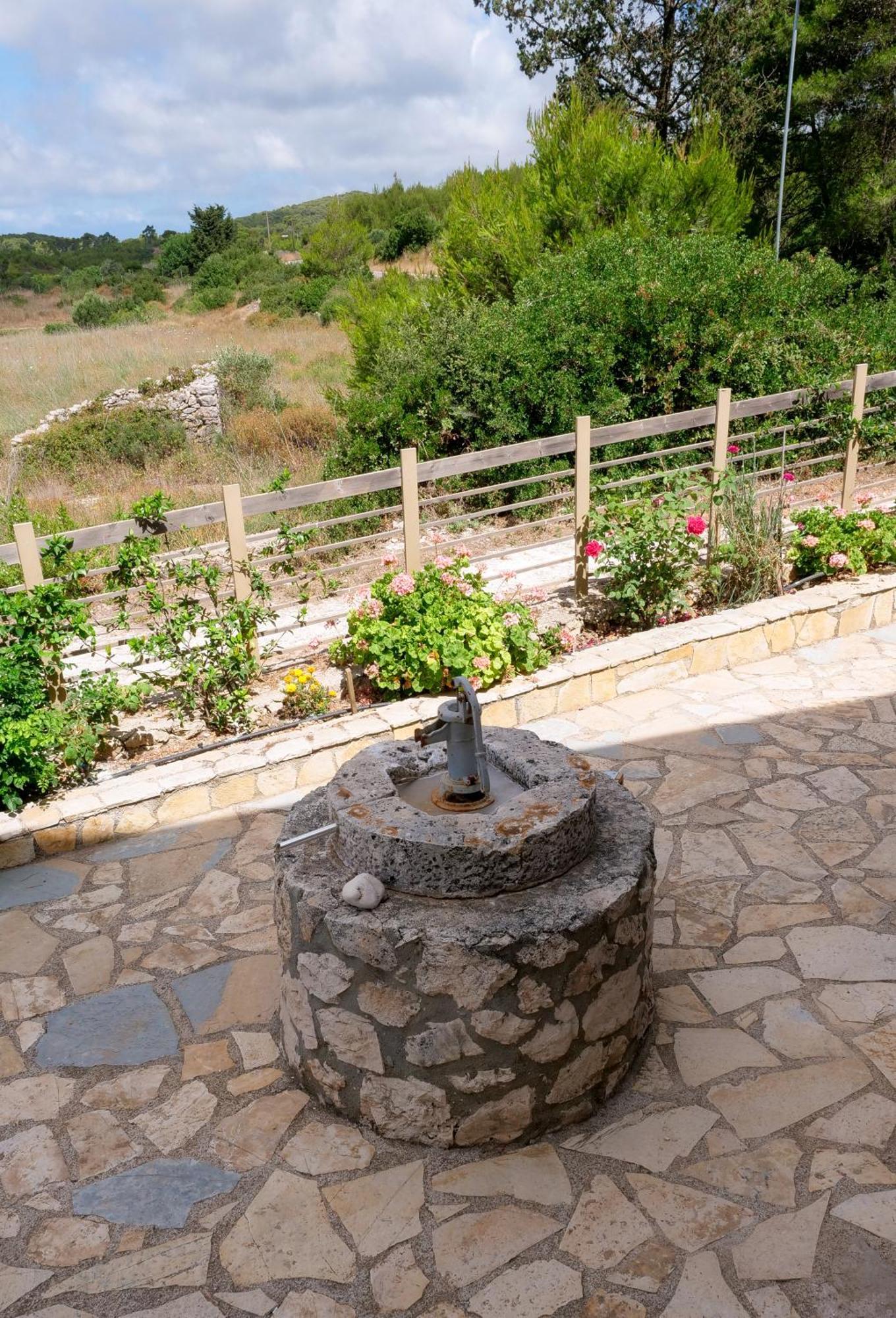 Fterini Apartments Sterna & Alletri Agios Leon Exterior photo
