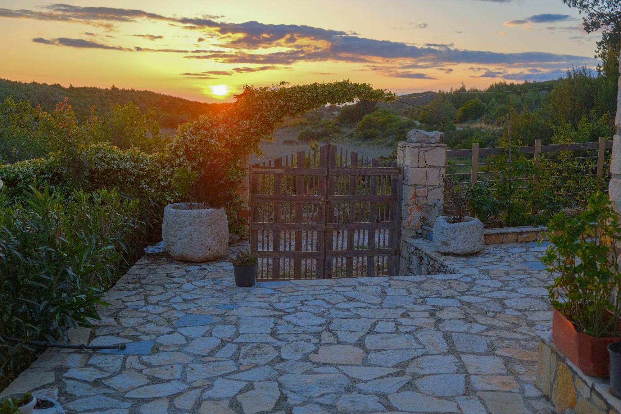 Fterini Apartments Sterna & Alletri Agios Leon Exterior photo